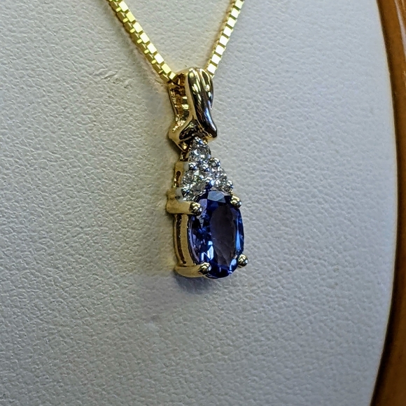 14k Tanzanite and diamond pendant - Picture 5 of 11